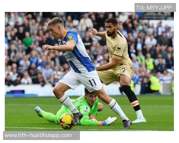 刘浩帆小禁区内解围失误险酿乌龙球队友遭殃令人捏把汗